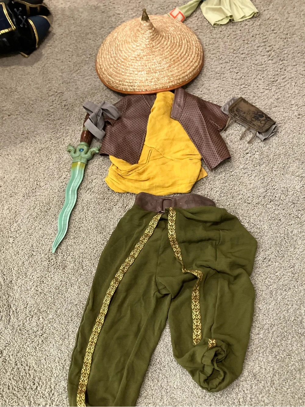 Disney Raya and Captain Marvel costume - Picture 2 of 2